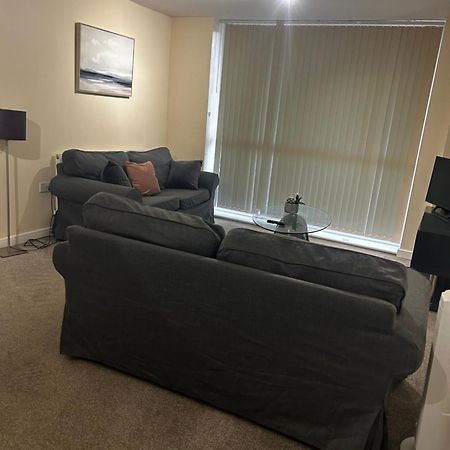 Stylish 2 Bedroom Apartment-Short Term Lets & Serviced Accomodation Reading Exteriör bild